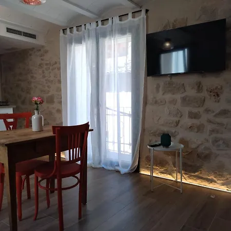 Casa Don Pelayo Boutique Apartments&café * Valderrobres