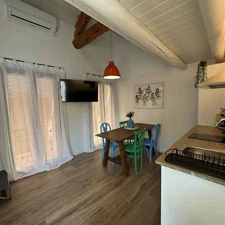 Casa Don Pelayo Boutique Apartments&café * Valderrobres